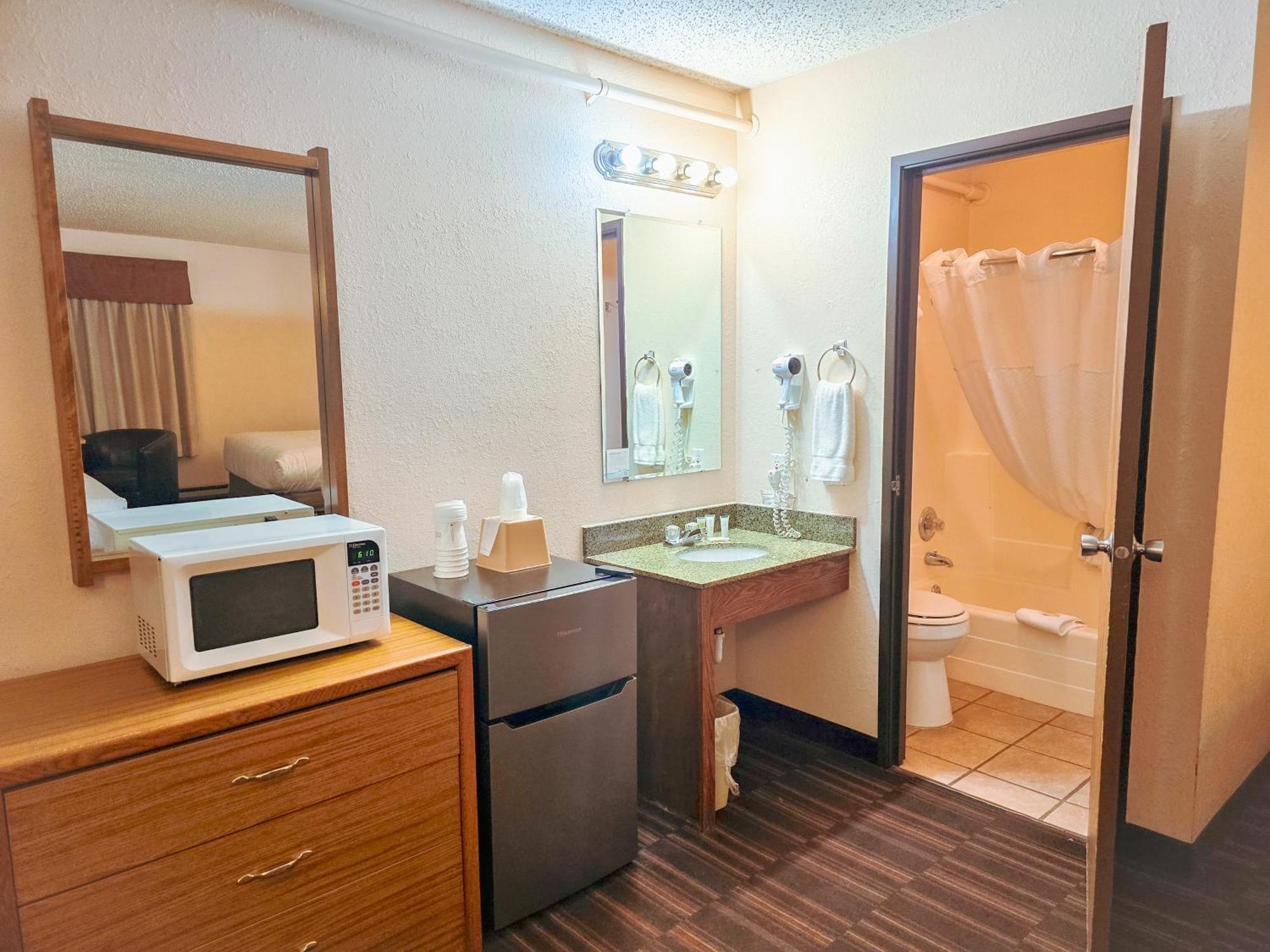 Super 8 By Wyndham Rapid City Ngoại thất bức ảnh
