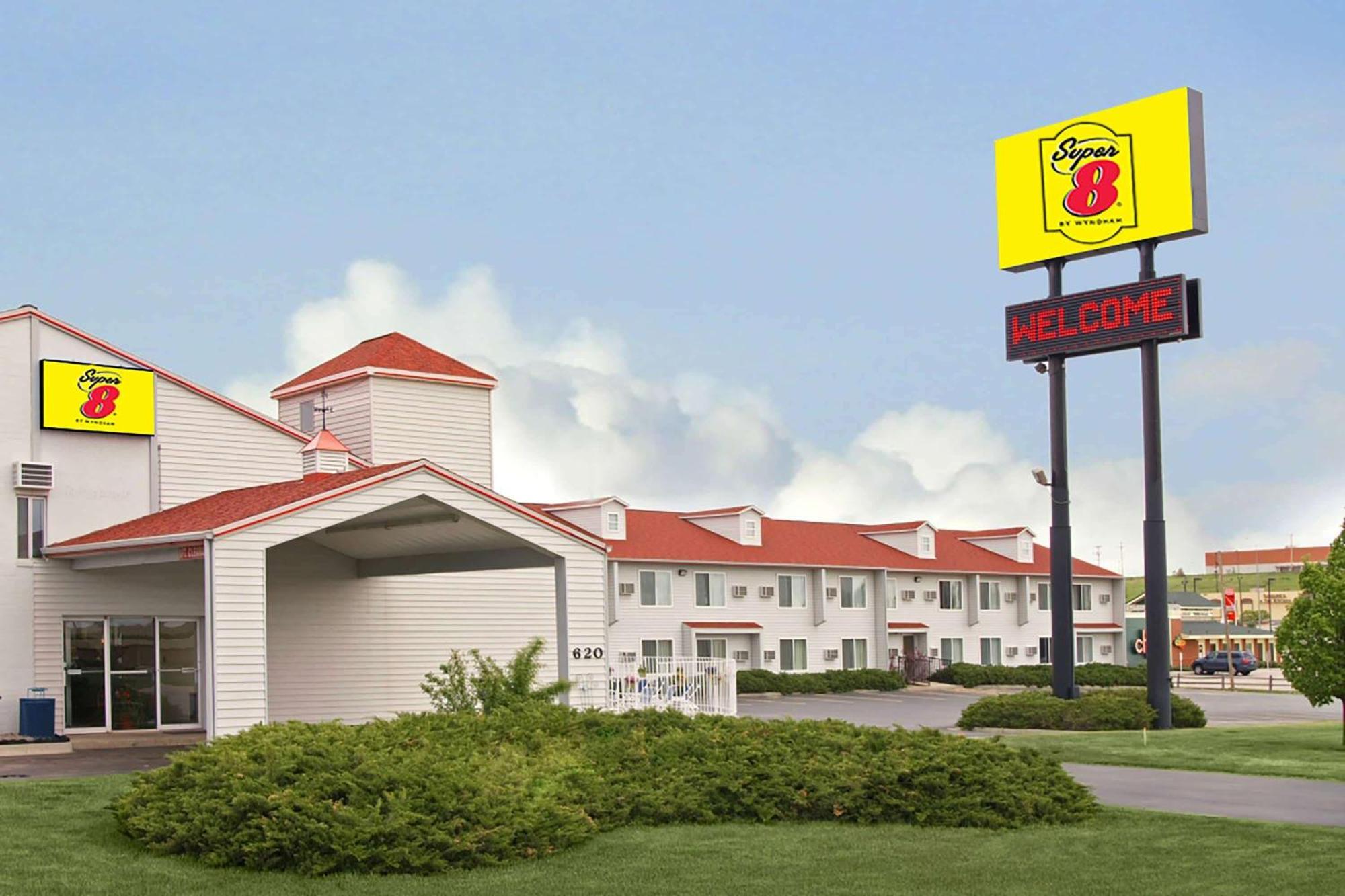 Super 8 By Wyndham Rapid City Ngoại thất bức ảnh