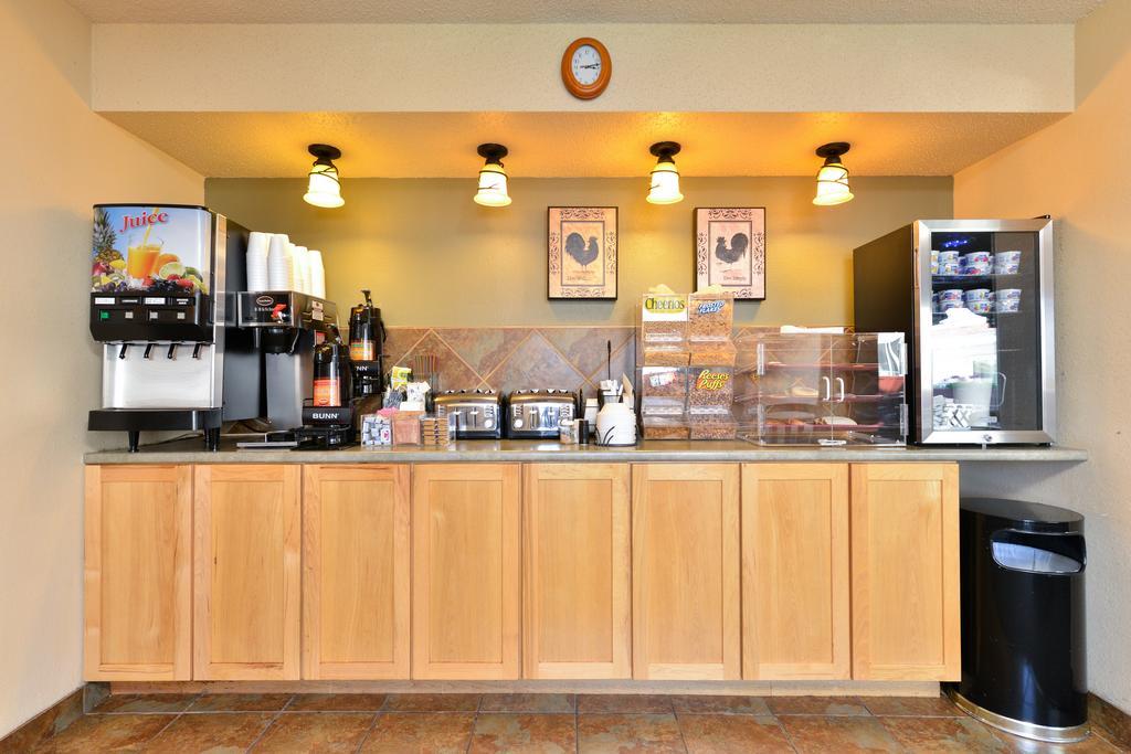 Super 8 By Wyndham Rapid City Ngoại thất bức ảnh
